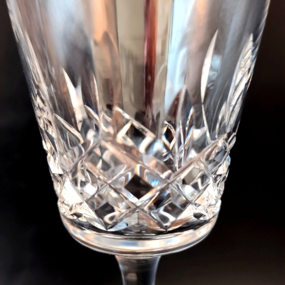 Two (2) Signed Kilkenny 1991 Hand Cut  6" Crystal Wine Glasses - Irish Ireland - Picture 3 of 9